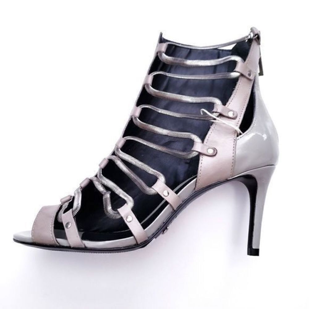 Schutz - Picture 1 of 7
